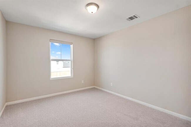 Building Photo - 113 Copper Lily Dr