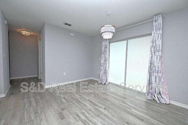Building Photo - 5662 Tower Palms Ln