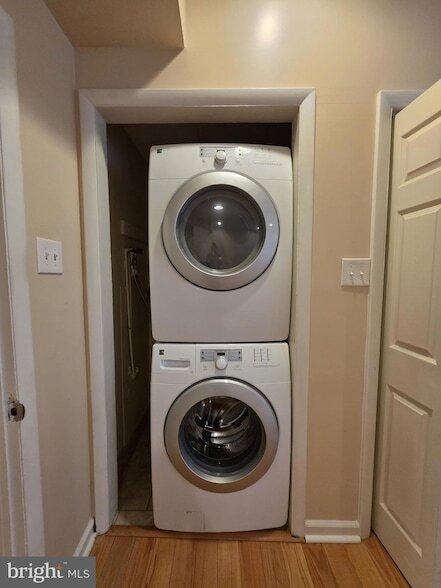 Building Photo - 1153 S 11th St