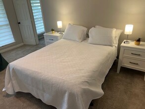 Building Photo - 307 Shirleen Dr