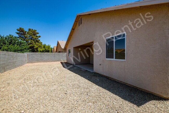 Building Photo - HUALAPAI MOUNTAIN FOOTHILLS HOME
