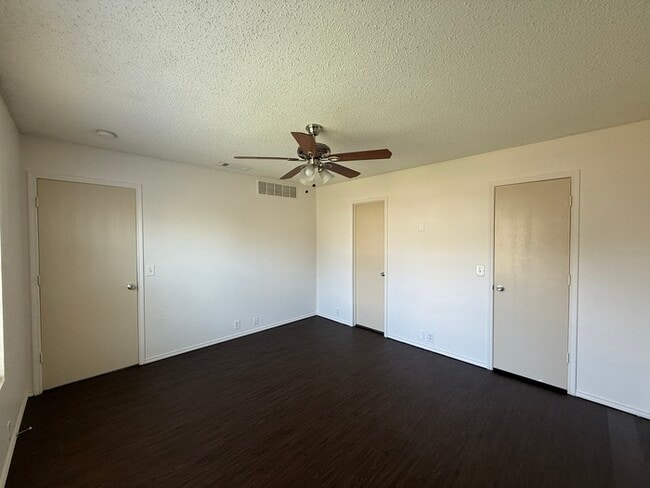 Building Photo - 9625 Brierwyck Dr