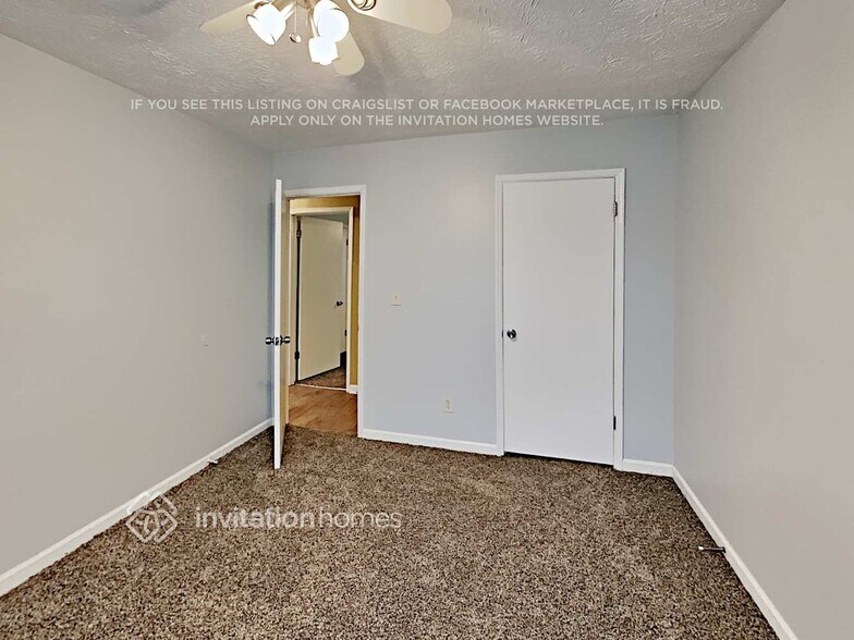 Building Photo - 2463 Mistletoe Ln SW