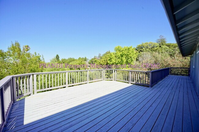 Building Photo - Private and Spacious Novato Home with 3 Ca...