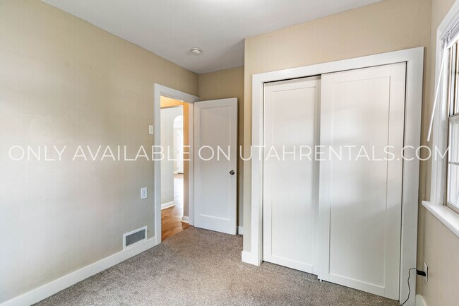 Building Photo - 611 E 350 N