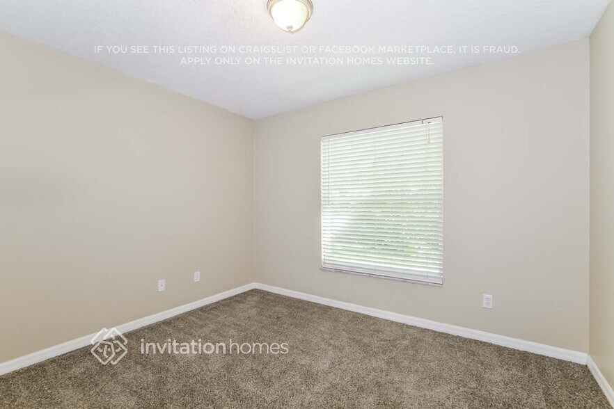 Building Photo - 1515 Pine Tree Dr