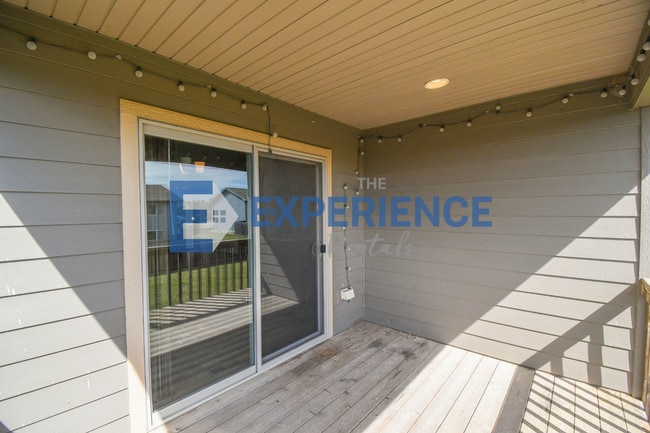 Building Photo - 3900 Homerun Ave