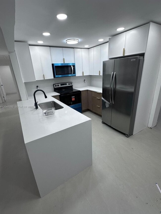 Building Photo - 4380 SW 49th Ct
