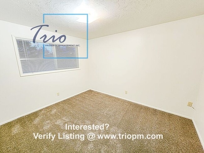 Building Photo - 817 E 35th Pl