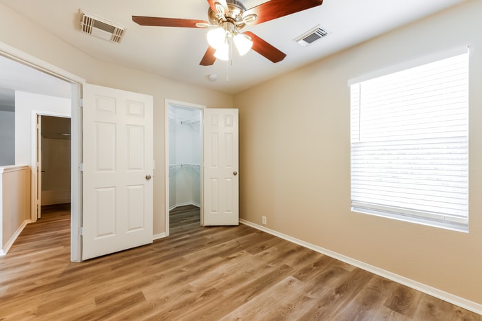 Building Photo - 2323 Emory Knoll Dr