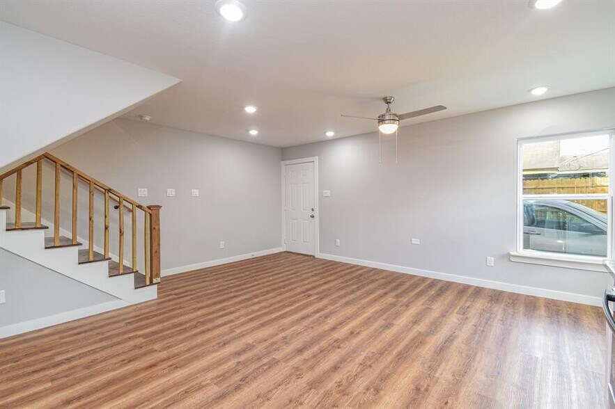 Building Photo - 7954 Nashville St