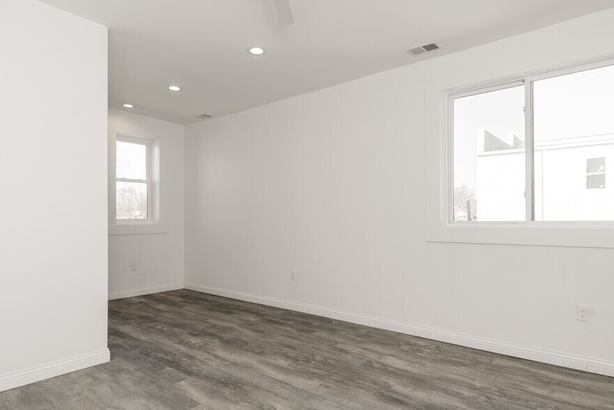 Building Photo - 701 E Kentucky St