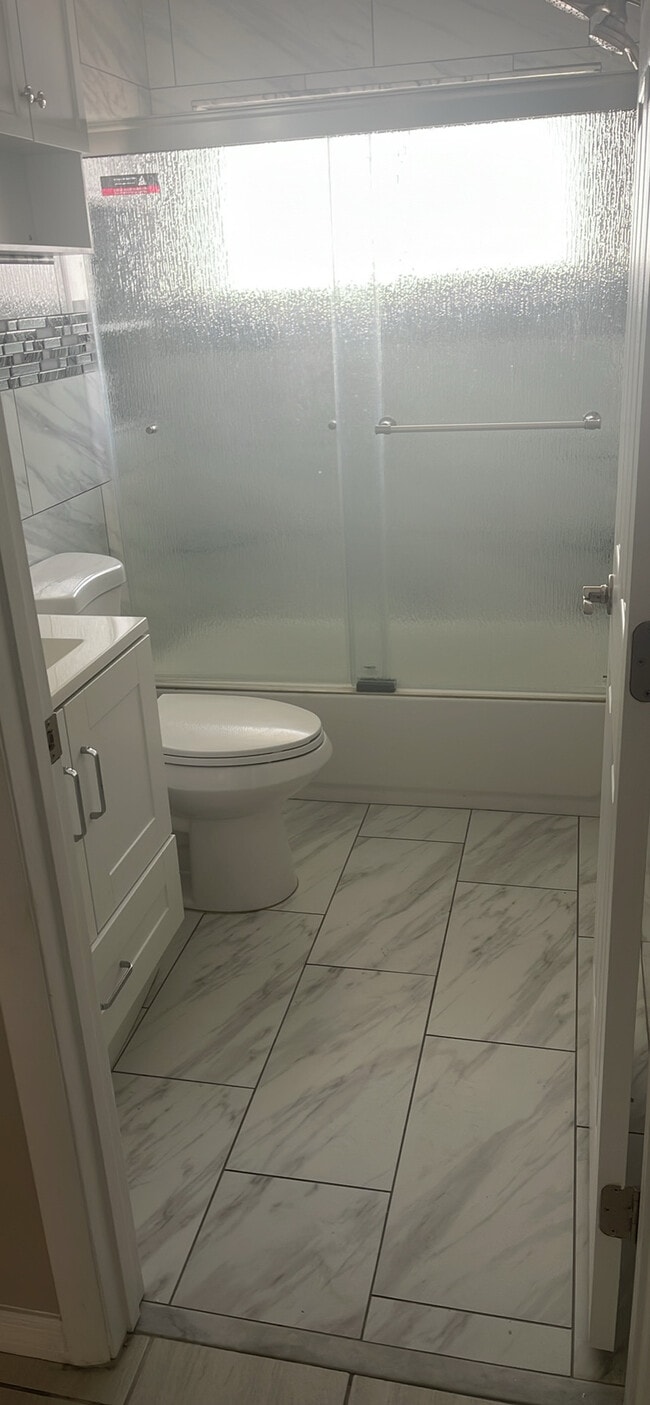 Building Photo - 6455 Jarvis Rd