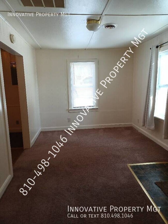 Building Photo - 1097 Bridge St