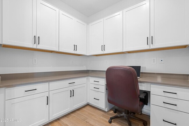Building Photo - 22303 N Daniel Dr