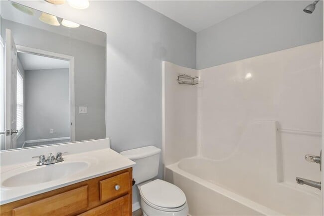 Building Photo - 3044 Lauren Parc Rd