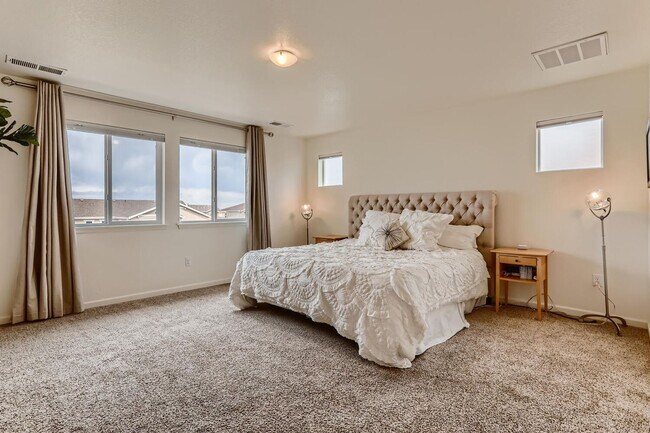 Building Photo - Stunning Newer-Built Home in Desirable Pal...