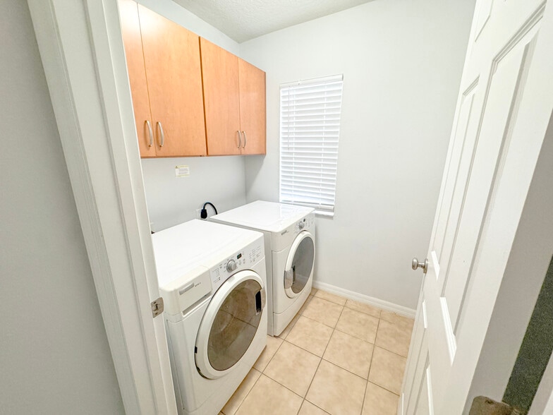 Building Photo - 2615 Andros Ln