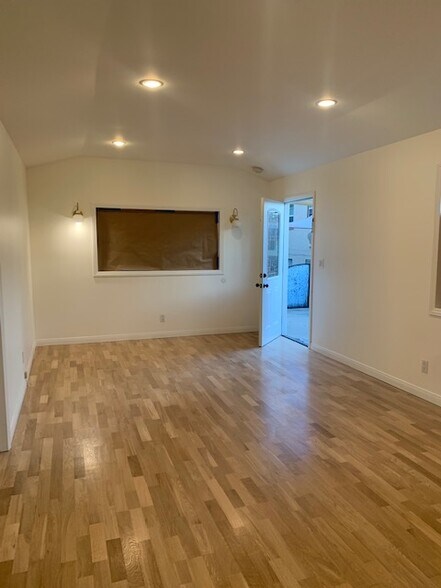 Building Photo - 333 N Occidental Blvd