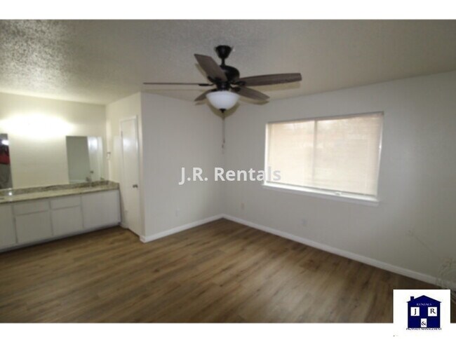 Building Photo - 4503 Mountain View Dr