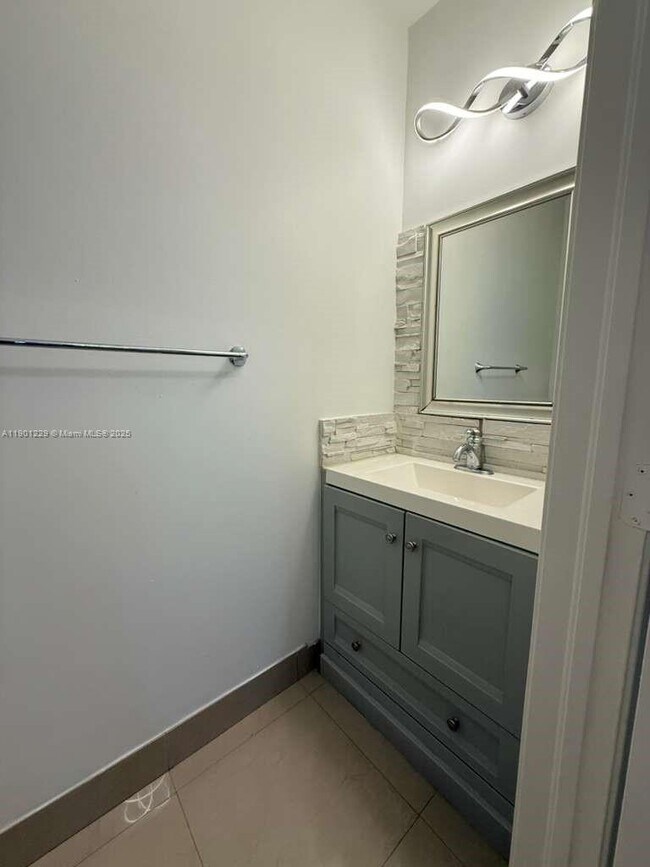 Building Photo - 2358 SW 177th Ave