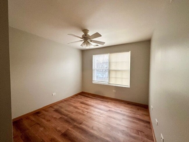 Building Photo - Excellent 2 Bedroom 1.5 Bath and I car att...