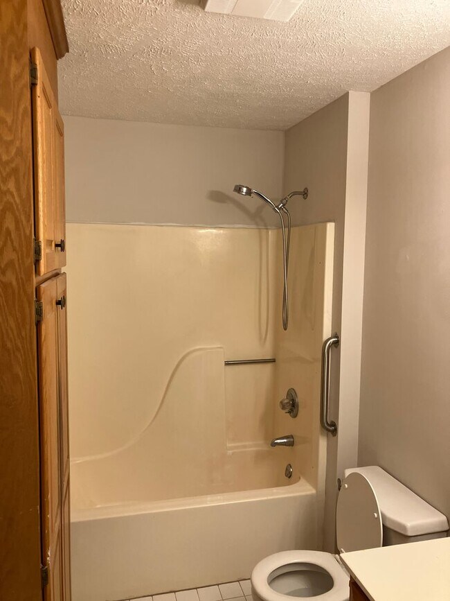 Building Photo - Charming  Duplex in Mooresville