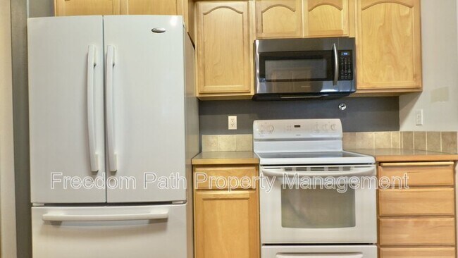 Building Photo - 1181 Elderberry Cir