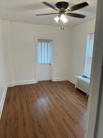Building Photo - 1041 N 5th St