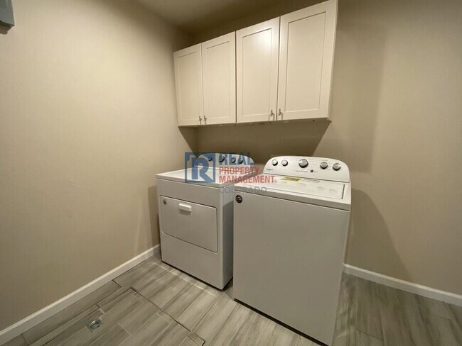 Building Photo - 875 E 78th Ave