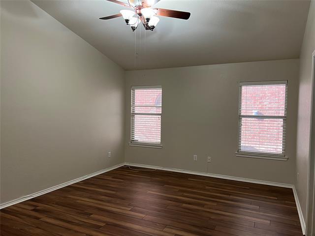 Building Photo - 1535 Sleepy Hollow Dr