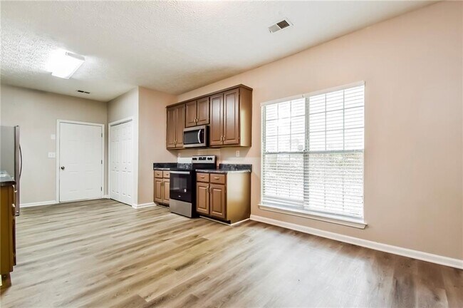 Building Photo - 3949 Tyler Ct