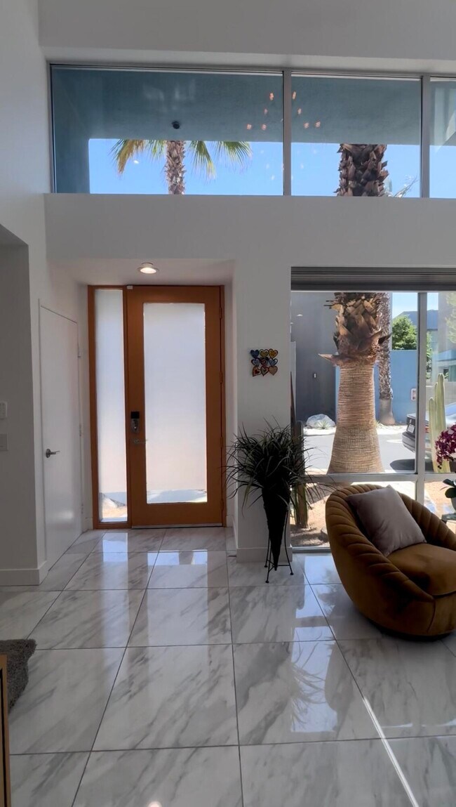 Building Photo - 302 Breeze Loop