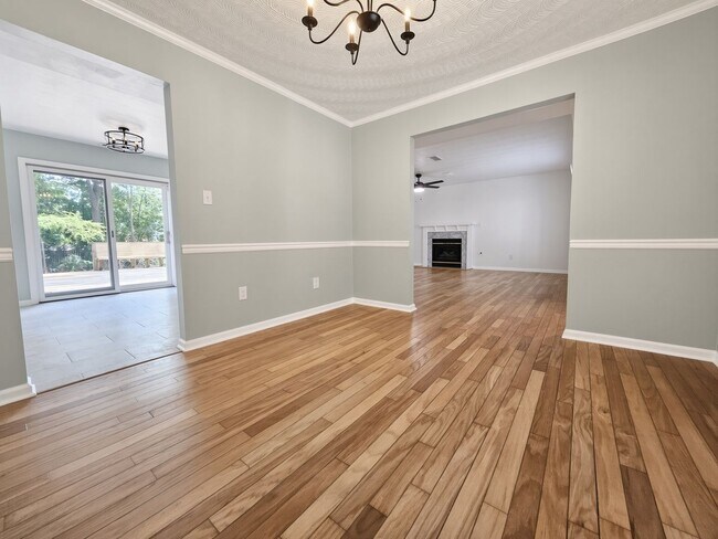 Building Photo - 413 Saddle Ct