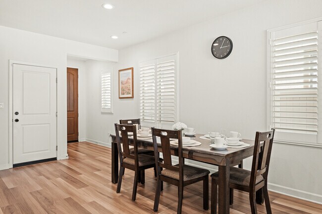 Building Photo - Spacious & Stylish 4 Bed 3 Bath in Chino P...