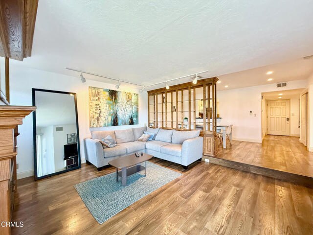 Building Photo - 615 Island View Cir
