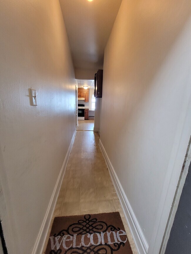 Building Photo - 217 York St