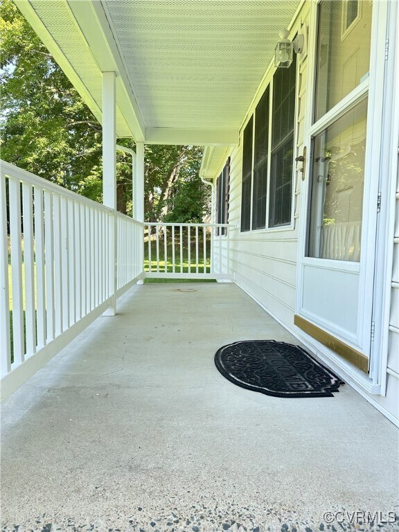 Building Photo - 16421 Chinook Dr