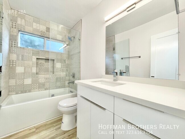 Building Photo - 634 Flower Ave