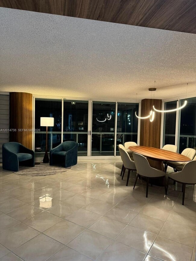 Building Photo - 16400 Collins Ave