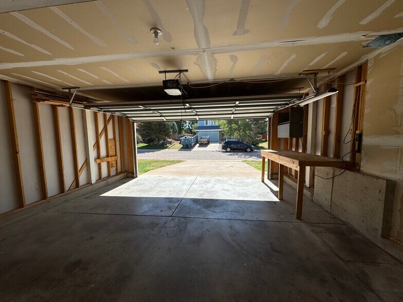 Building Photo - 879 Barn Owl Dr