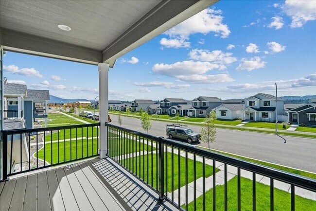 Building Photo - Perfectly designed 5-bedroom, 3-bath single family home