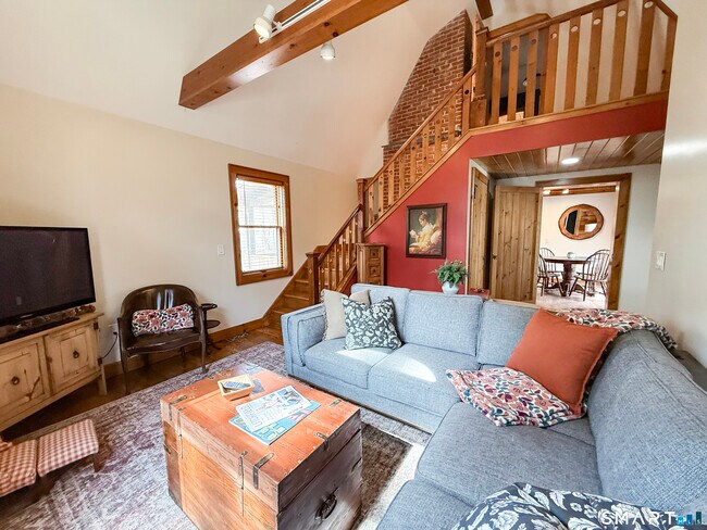 Building Photo - 37 Harris Rd