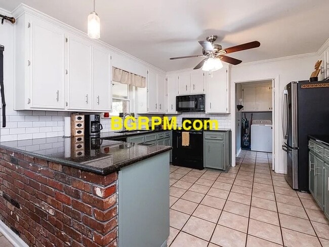 Building Photo - 4 BD 3 BA