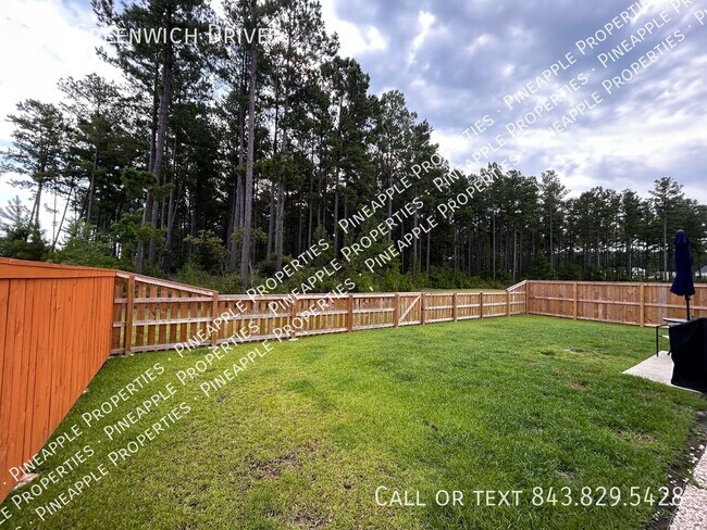 Building Photo - 219 Greenwich Dr