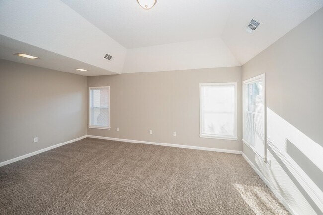 Building Photo - 6602 Meadow Bend Dr