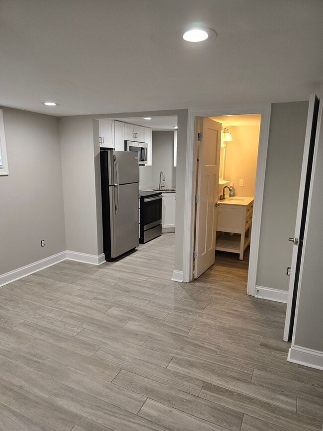 Building Photo - Studio with 1 bath in duplex