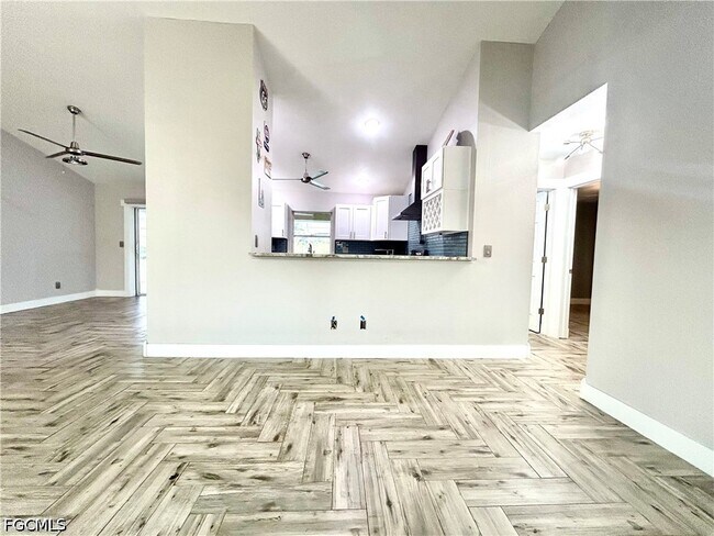 Building Photo - 210 SE 1st Pl