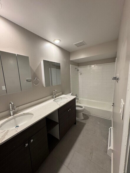 Building Photo - 440 W Stevens Dr