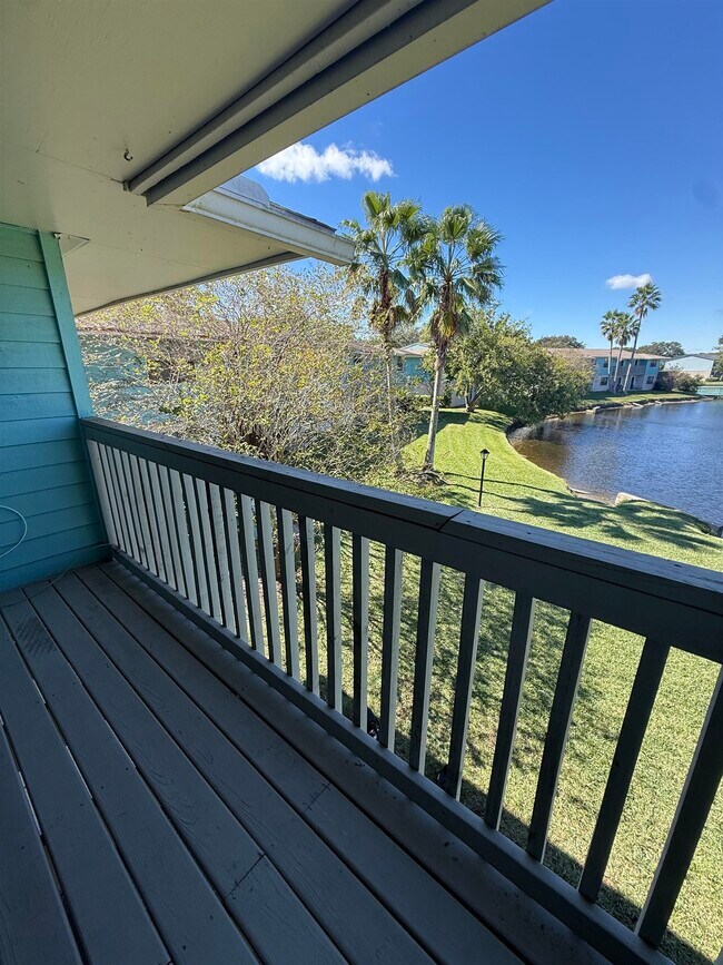 Building Photo - 650 W Pope Rd